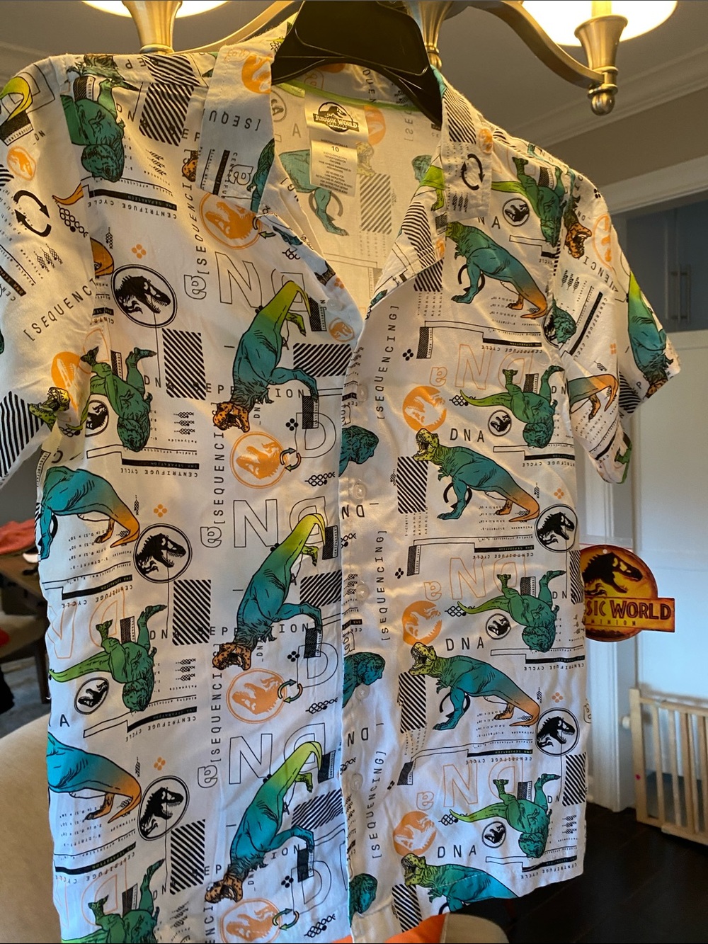 Jurassic World Dinosaur 🦖 shirt size 10 NWT